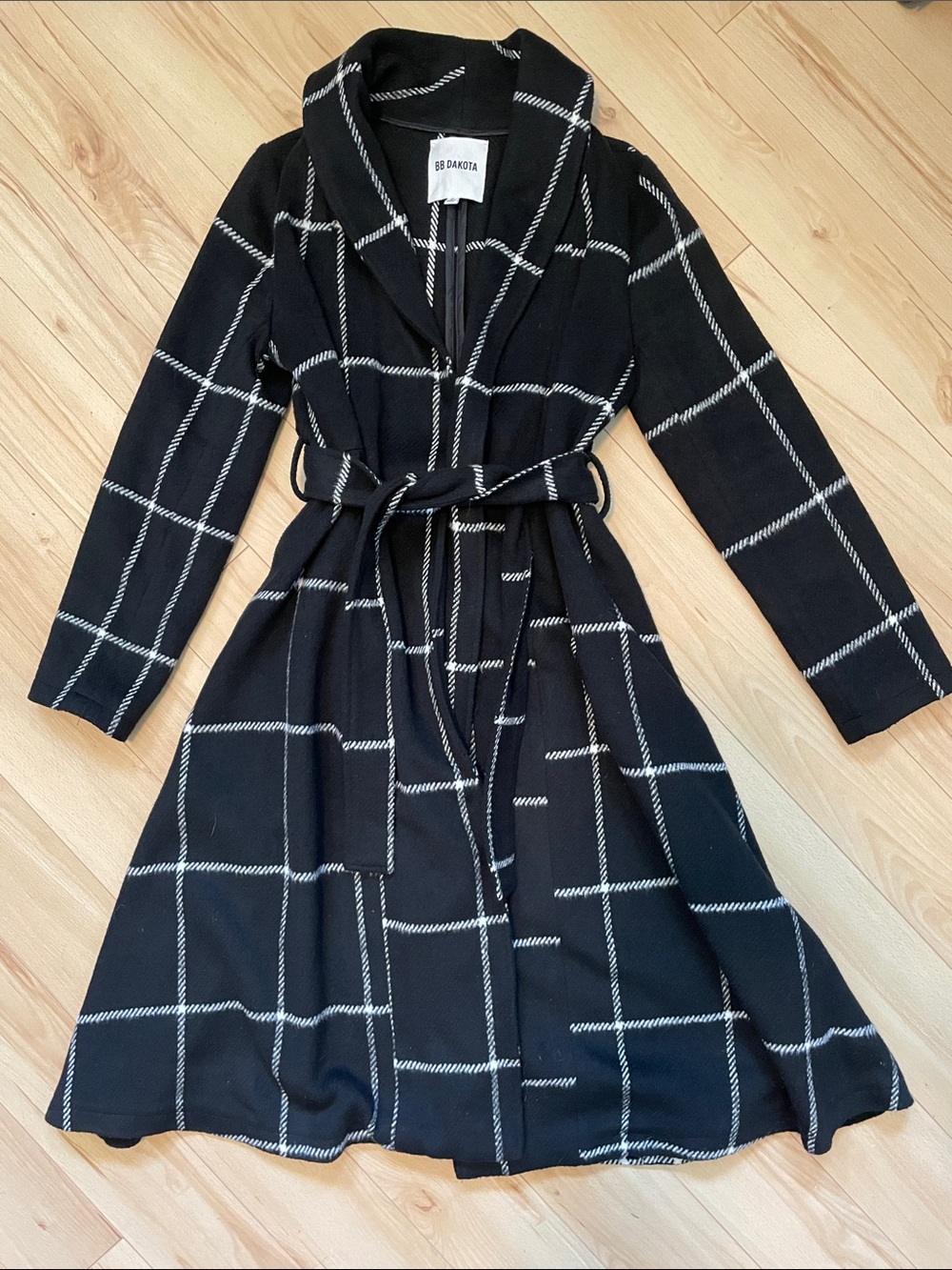 BB Dakota Sz S Black and White Windowpane Wrap Dress Coat with Belt